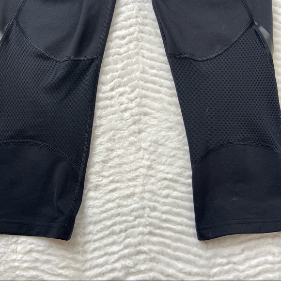 Nike Dri Fit Crop Back Mesh leather trim Leggings - Picture 11 of 12